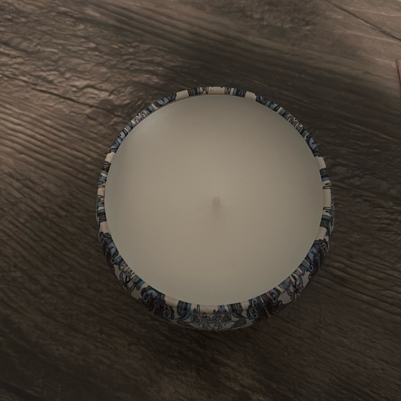 Vanilla ice cream soy wax candle - Picture 2 of 3